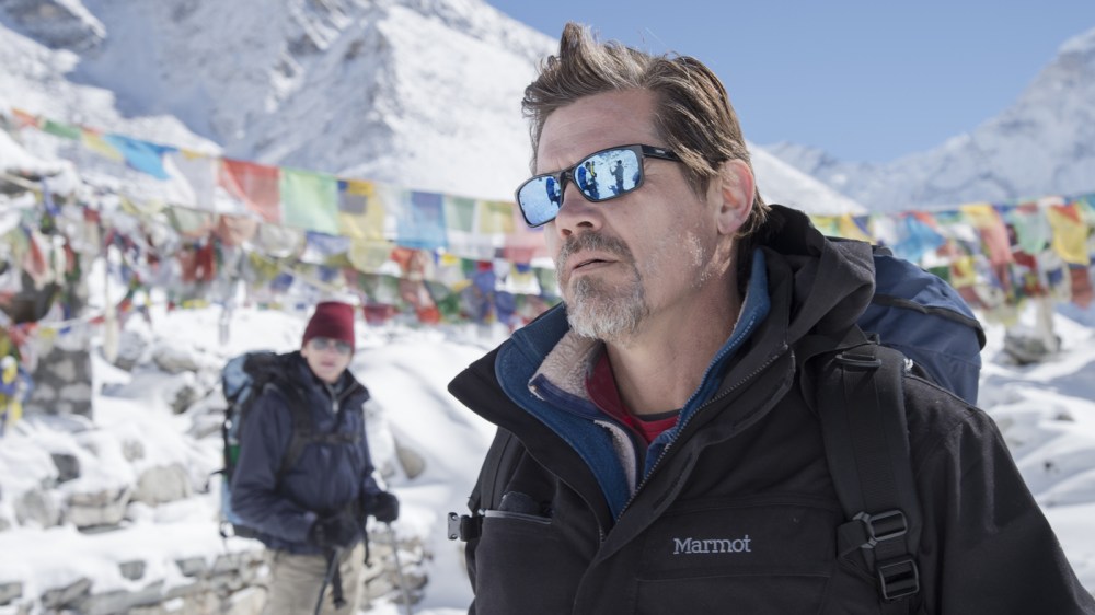 Beck Weathers (Brolin).